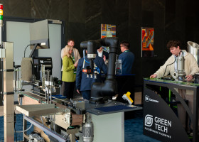 в Сколково представлены первые результаты работы инкубатора по промышленной робототехнике - фото - 1